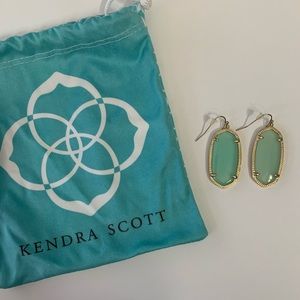 Kendra Scott drop earrings